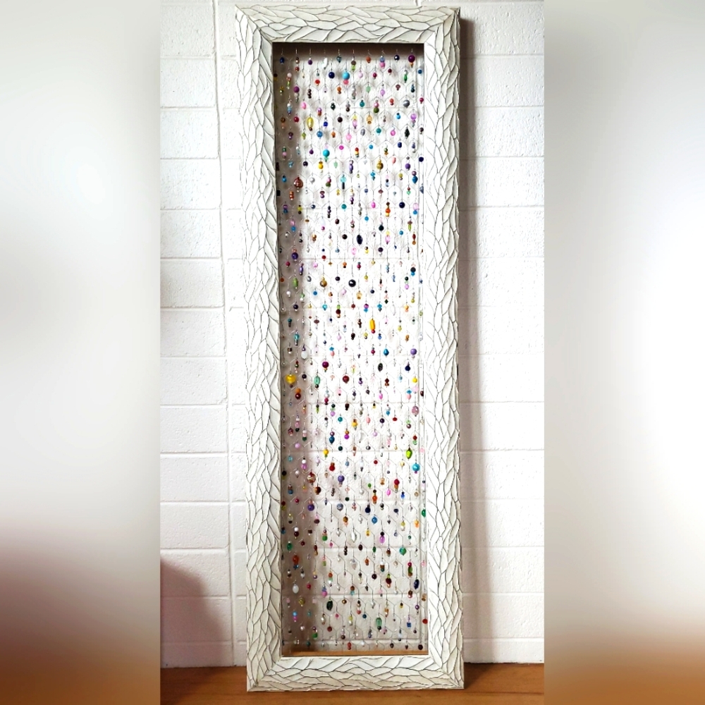 BOHO CHICKEN WIRE BEADED FRAME/WALL DECOR